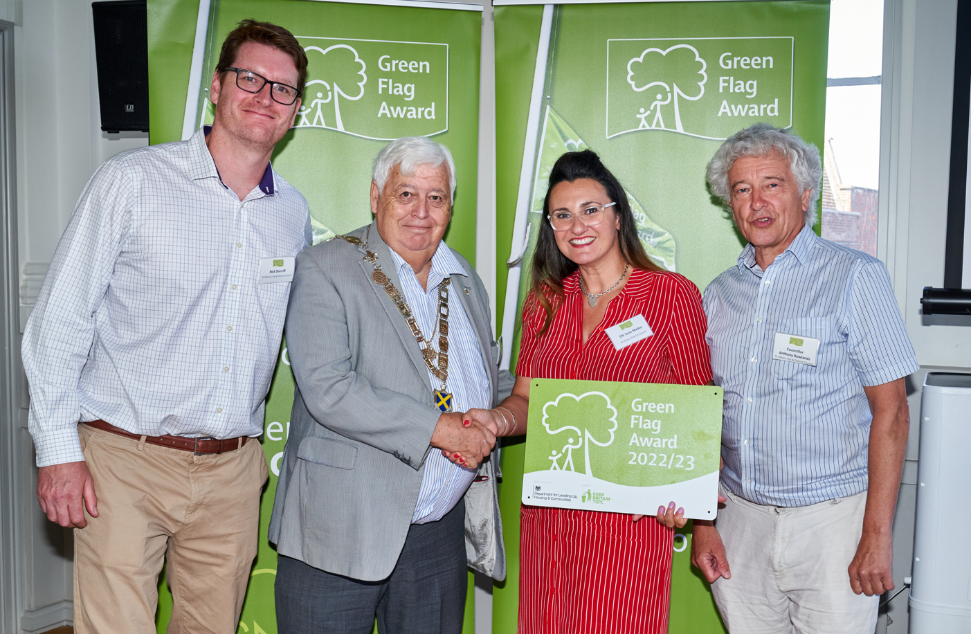 The Council receives its Green Flag award for Clarence Park,