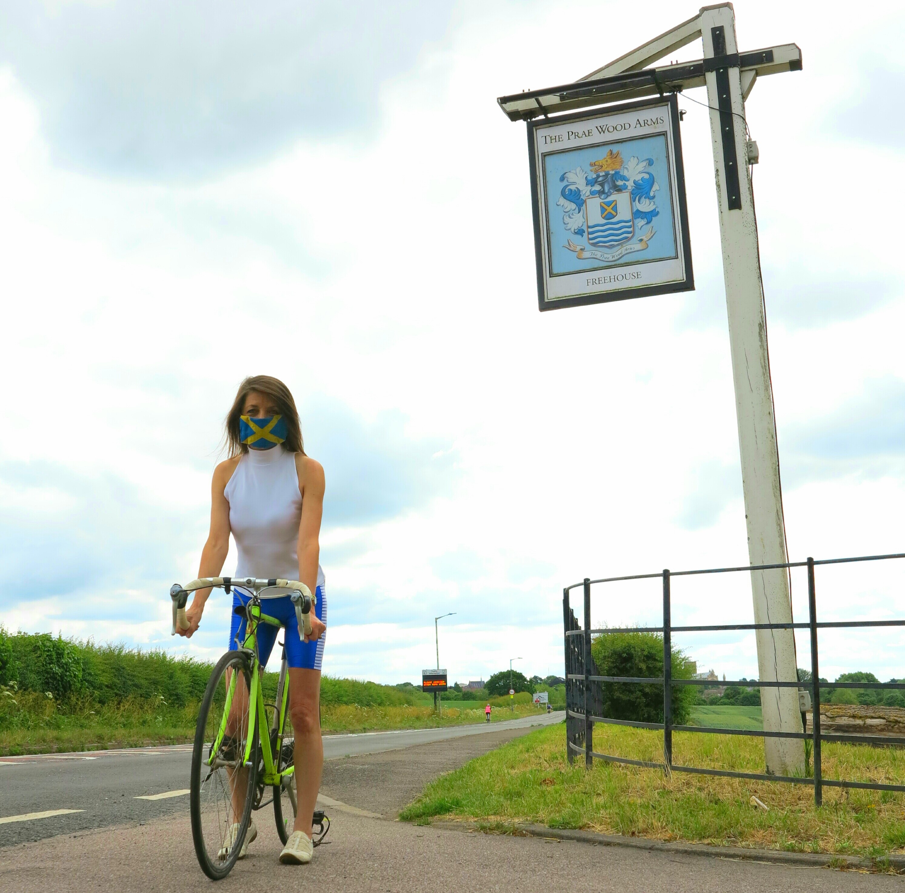 Cllr Brewster cycling on Redbourn Road