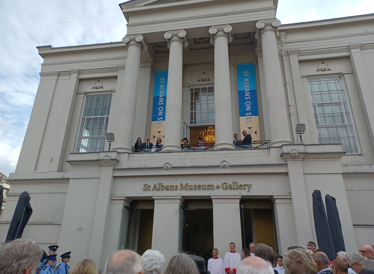 The Proclamation being read out by the Mayor on the Museum + Gallery balcony
