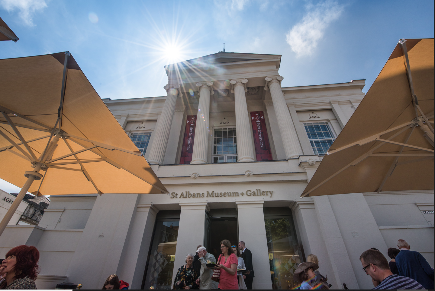 A £500 donation to the new St Albans Museum - St Albans Round Table