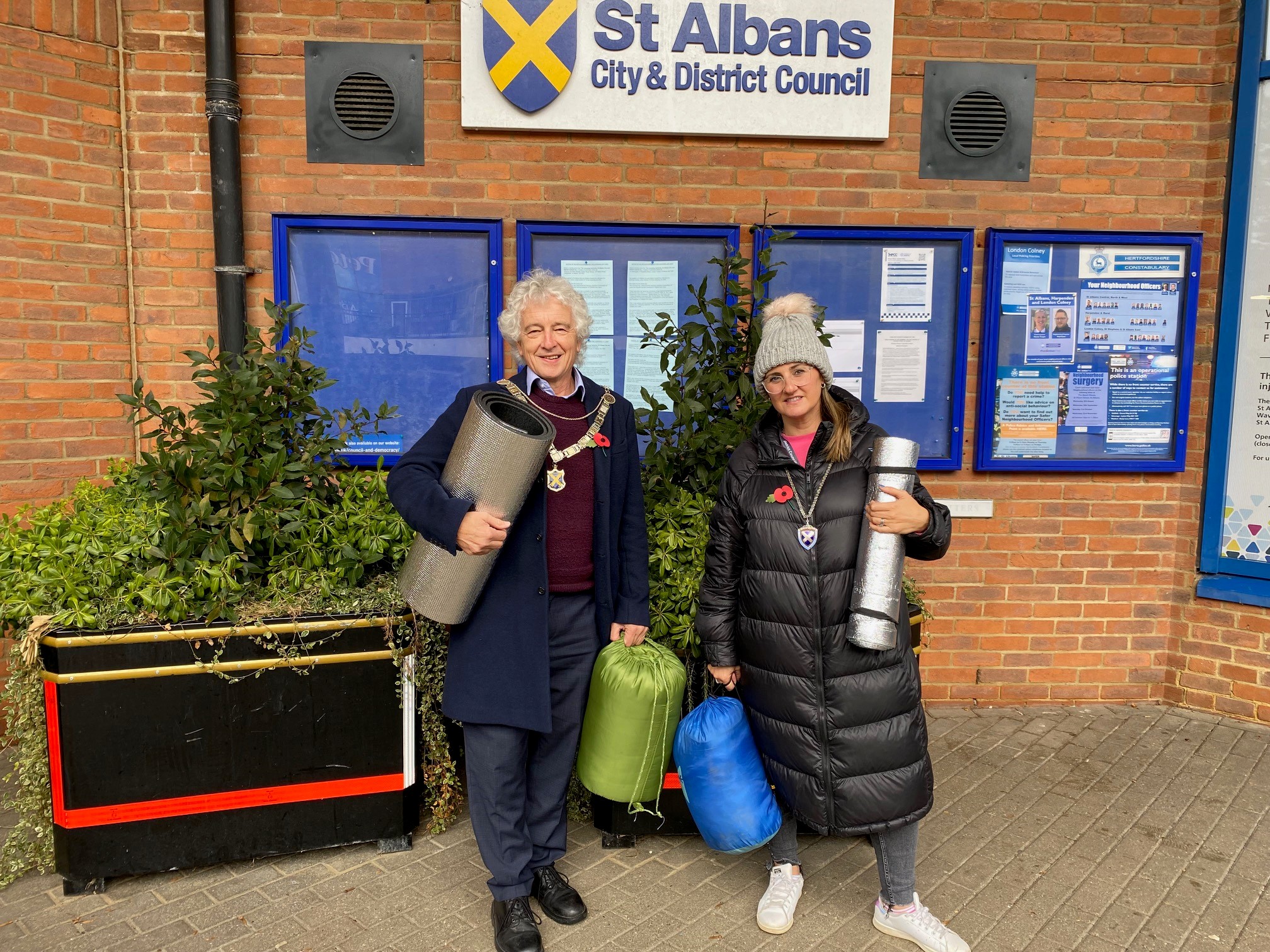 Mayor and Deputy Mayor prepare for the sleepout