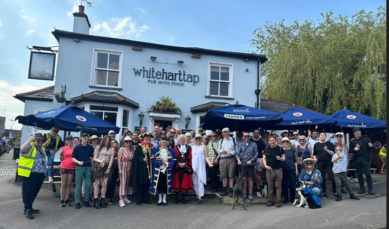 Beating the Bounds walkers with the Mayor