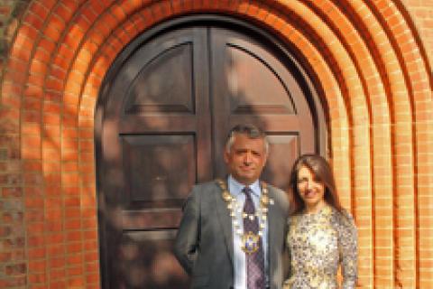 Outside the Museum of St Albans on its last open day are Cllr Salih Gaygusuz, St Albans Mayor, and Cllr Annie Brewster, Portfolio Holder for Sport, Leisure and Heritage for St Albans City and District Counci